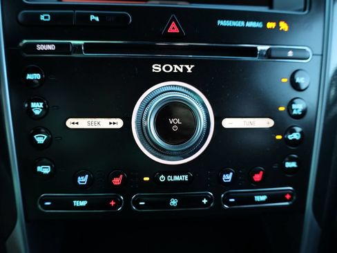 Used 2016 Ford Explorer Sport w/ Equipment Group 401A AWD/4WD image 32