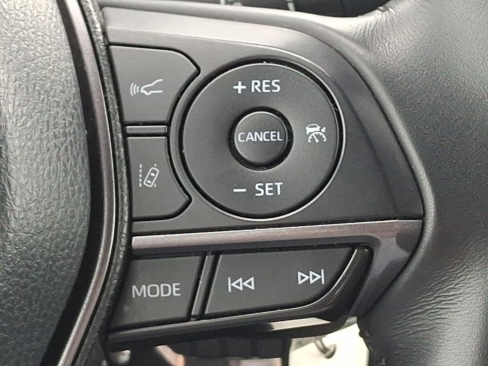 Used 2024 Toyota Camry SE FWD image 21