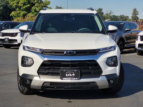 Used 2023 Chevrolet TrailBlazer LT FWD image 3