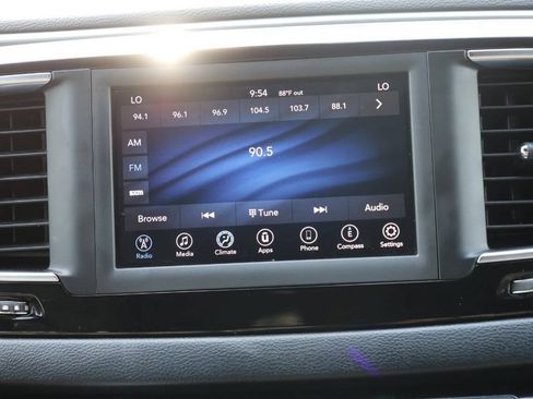 Used 2019 Chrysler Pacifica Touring Plus w/ S Appearance Package FWD image 21