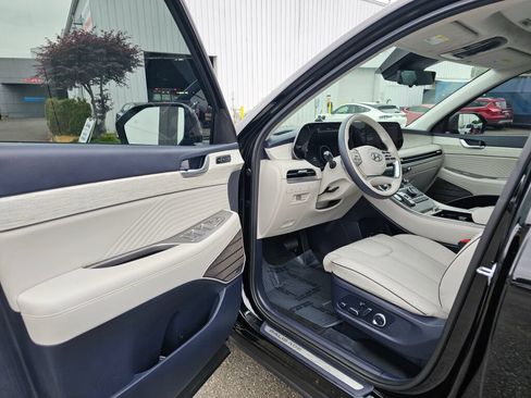 Used 2025 Hyundai Palisade Calligraphy AWD/4WD image 14