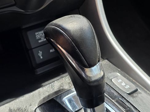 Used 2013 Honda Accord EX-L image 40