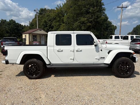 Used 2021 Jeep Gladiator Overland AWD/4WD image 6