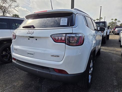 Certified 2022 Jeep Compass Latitude image 6