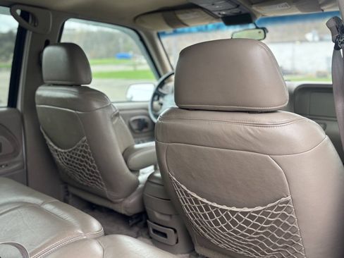 Used 1997 Chevrolet Tahoe 4WD w/ Preferred Equipment Group 3 image 14