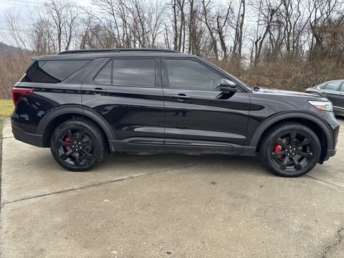 Used 2020 Ford Explorer ST w/ ST Street Pack image 8