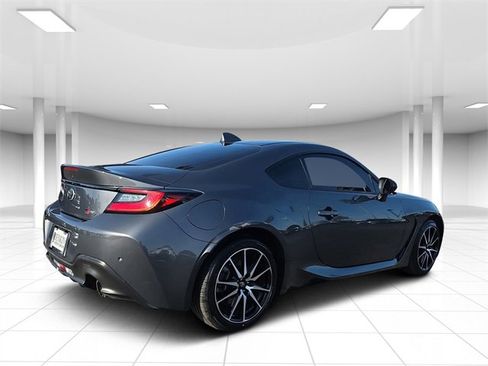 Used 2023 Toyota GR86 Base image 4