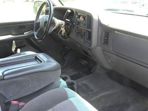 Used 2006 Chevrolet Silverado 1500 LT w/ Light Duty Power Package AWD/4WD image 37