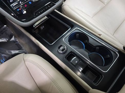 Used 2020 Lincoln Corsair AWD w/ Premium Package image 22