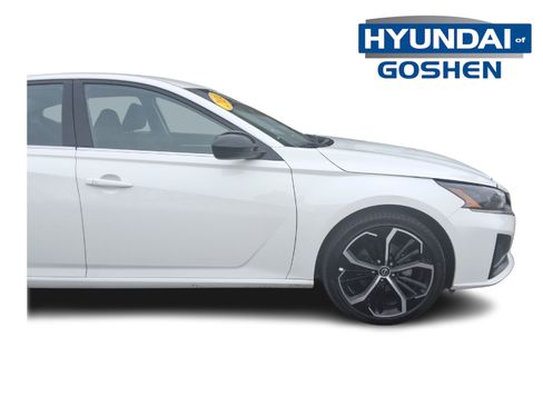 Used 2024 Nissan Altima 2.5 SR FWD image 10