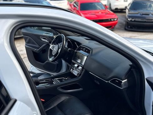 Used 2019 Jaguar F-PACE Prestige image 33