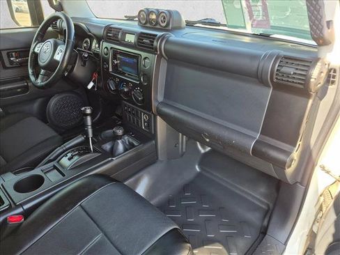 Used 2012 Toyota FJ Cruiser 4WD w/ Convenience Pkg image 20