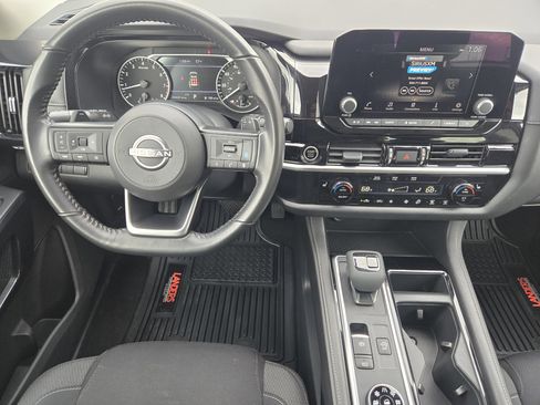 Used 2024 Nissan Pathfinder SV image 28