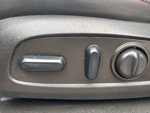 Used 2022 Chevrolet Equinox RS w/ Infotainment Package image 21