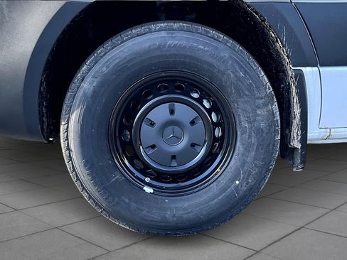 New 2025 Mercedes-Benz Sprinter 2500 image 11
