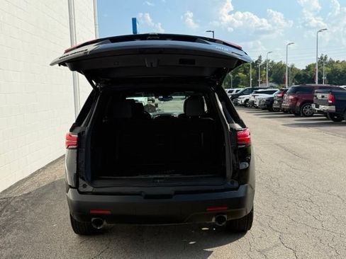 Certified 2023 Chevrolet Traverse RS FWD image 10