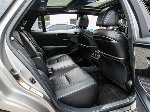 Used 2019 Lexus LS 500 w/ Interior Upgrade Package RWD image 28