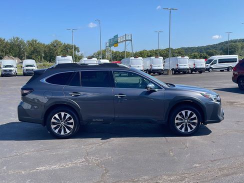 Used 2023 Subaru Outback Touring AWD/4WD image 6