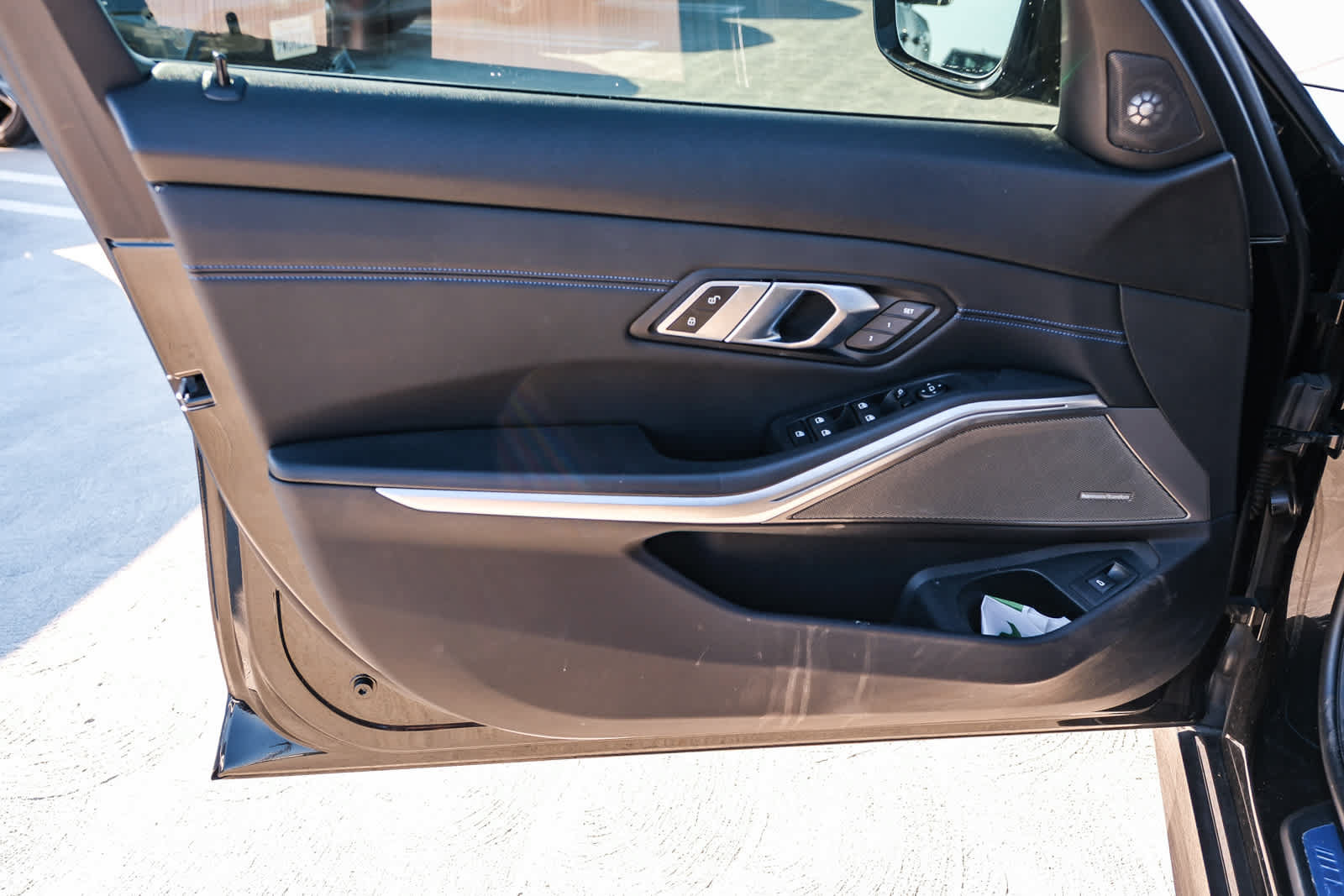 Used 2019 BMW 330i Sedan w/ M Sport Package RWD image 23