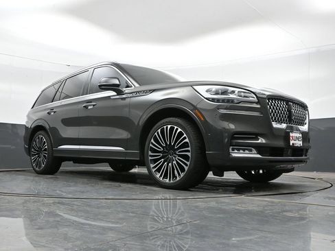Used 2023 Lincoln Aviator Black Label w/ Class IV Trailer Tow Package AWD/4WD image 45