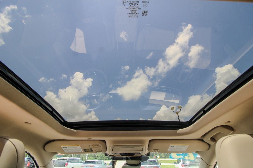 Used 2025 Lincoln Corsair FWD w/ Equipment Group 101A image 11