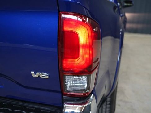 Used 2022 Toyota Tacoma SR5 AWD/4WD image 63