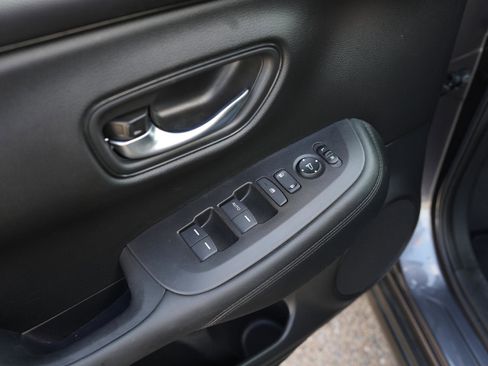 Used 2023 Honda HR-V LX image 14