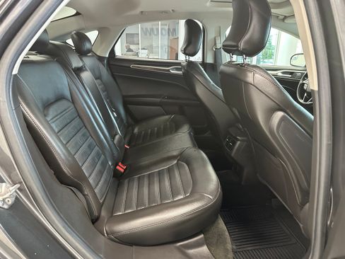 Used 2016 Ford Fusion SE w/ Equipment Group 202A FWD image 14