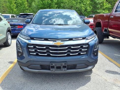 Used 2025 Chevrolet Equinox LT w/ Safety and Technology Package FWD image 2