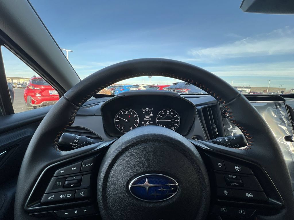 Used 2024 Subaru Crosstrek 2.5i Limited w/ Crosstrek Mirror Package AWD/4WD image 11