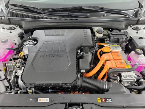 New 2025 Hyundai Elantra SEL image 34