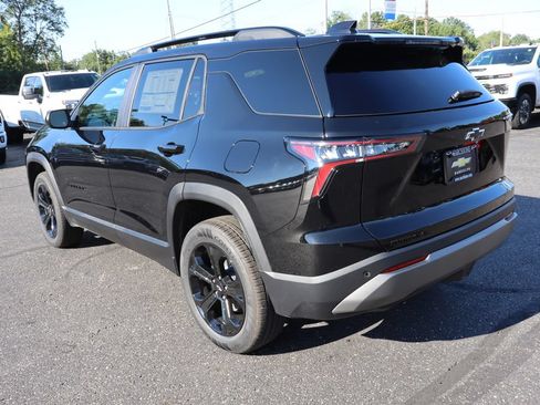 New 2027 Chevrolet Equinox LT w/ Midnight Edition FWD image 3