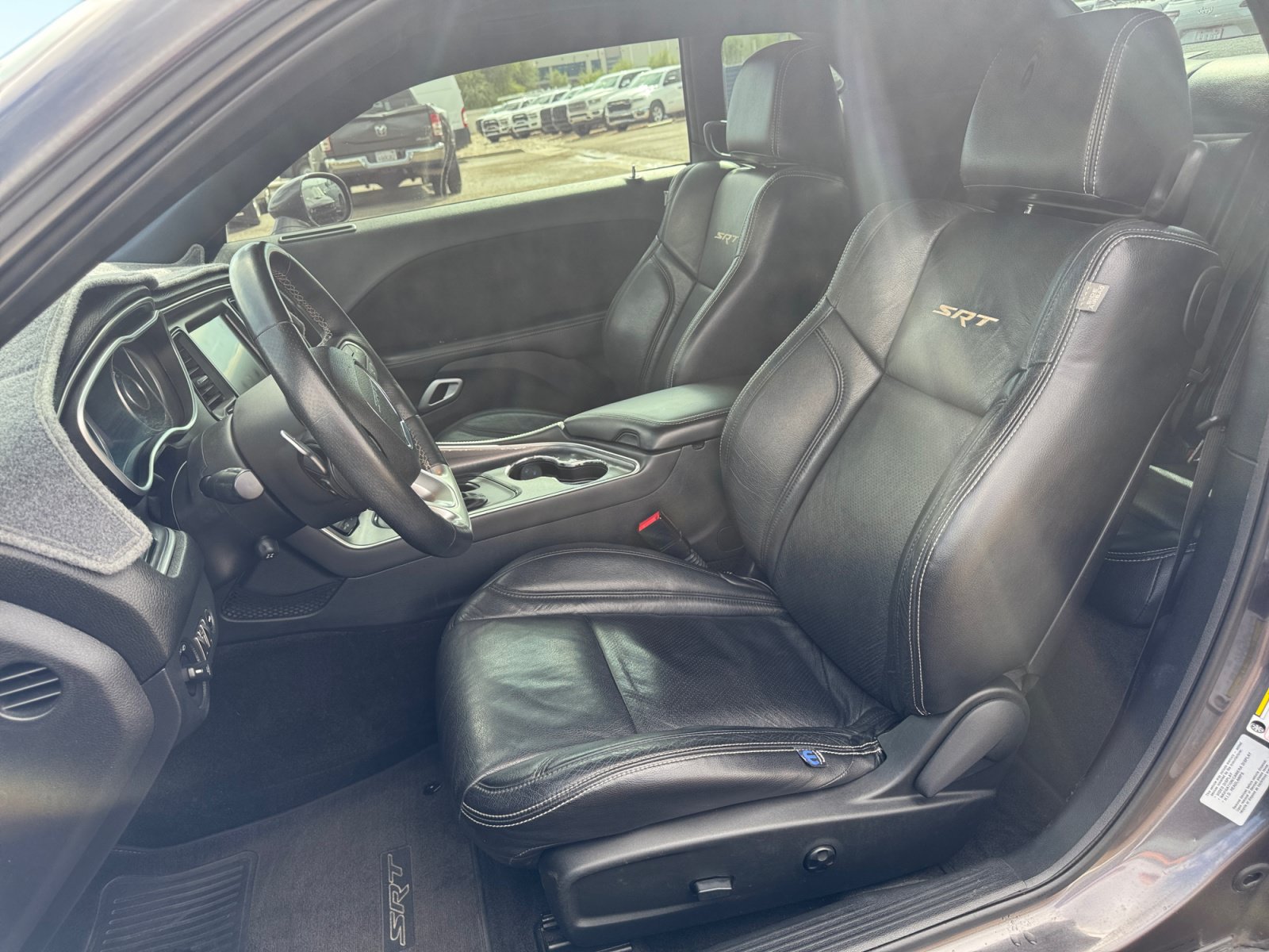 Used 2015 Dodge Challenger SRT w/ Technology Group RWD image 9