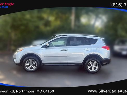 Used 2015 Toyota RAV4 XLE AWD/4WD image 2