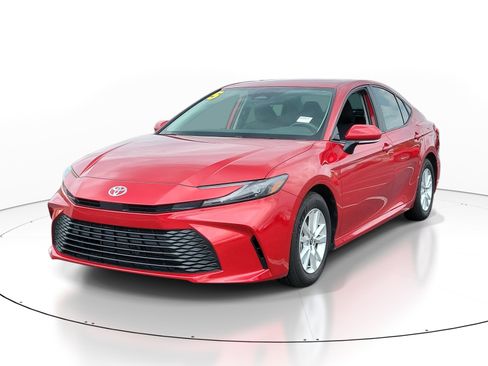 Certified 2025 Toyota Camry LE FWD image 3