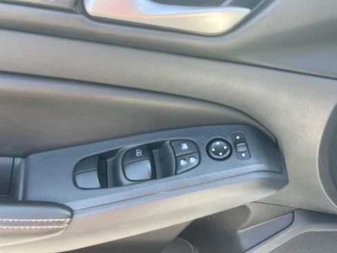 Used 2025 Nissan Altima 2.5 SV FWD image 25