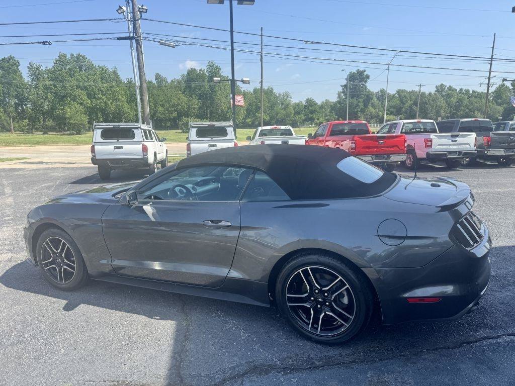 Used 2020 Ford Mustang Premium RWD image 5