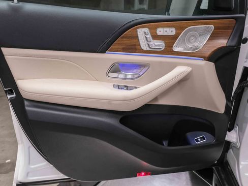 New 2026 Mercedes-Benz GLS 580 4MATIC image 27