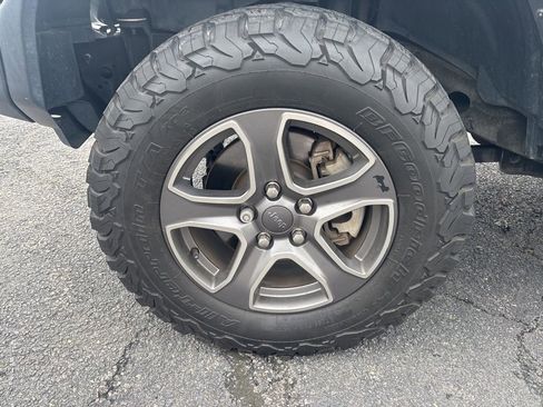 Used 2018 Jeep Wrangler Unlimited Sport S AWD/4WD image 12