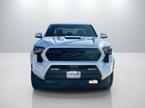 Certified 2025 Toyota Tacoma TRD Sport AWD/4WD image 2
