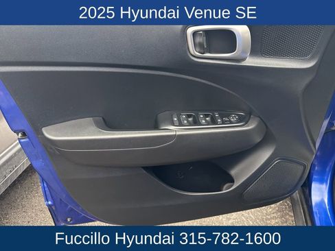 Certified 2025 Hyundai Venue SE image 10