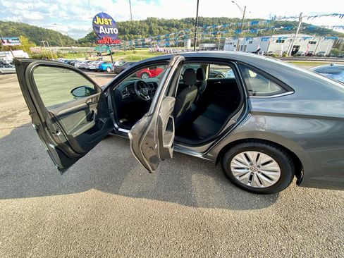 Used 2019 Volkswagen Jetta S image 13