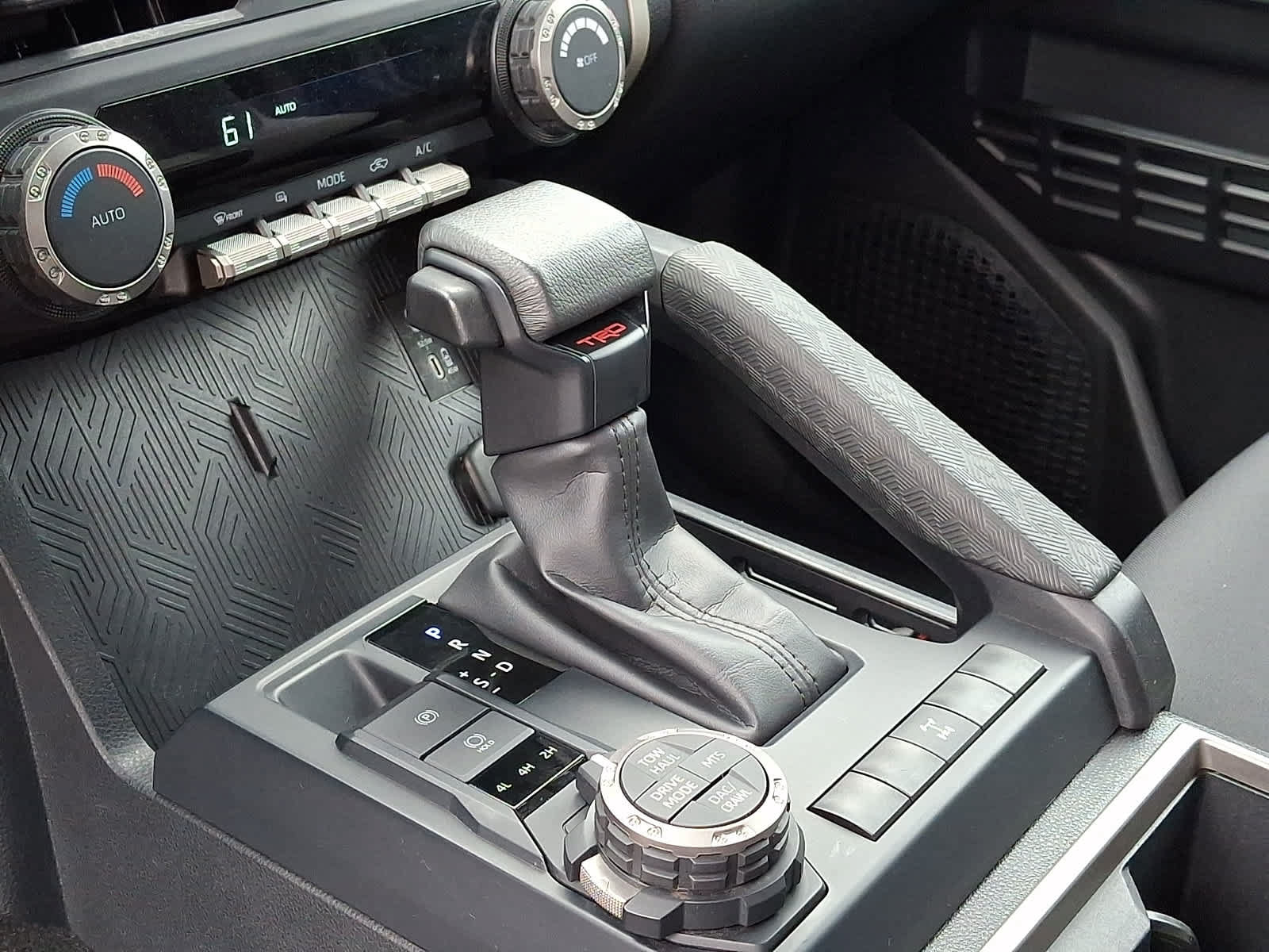 Used 2024 Toyota Tacoma TRD Off-Road AWD/4WD image 17