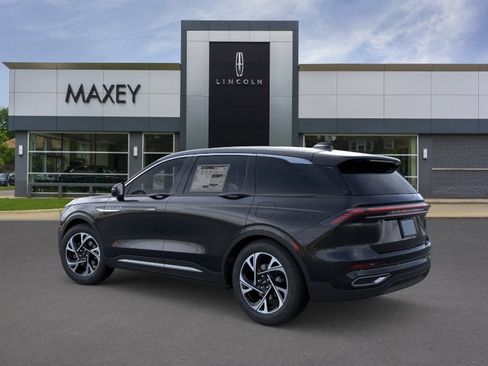 New 2026 Lincoln Nautilus Premier w/ Equipment Group 102A AWD/4WD image 4