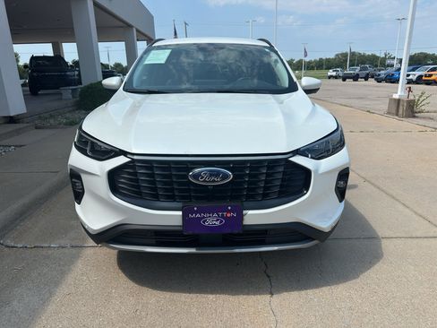 Used 2024 Ford Escape Platinum AWD/4WD image 12