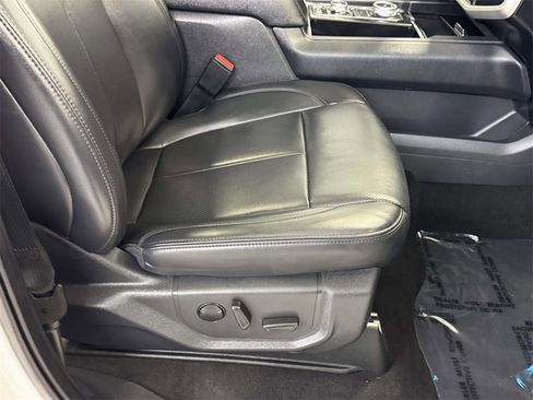 Used 2024 Ford Expedition Max XLT image 11