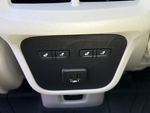 Used 2024 GMC Terrain Denali w/ Denali Premium Package image 24