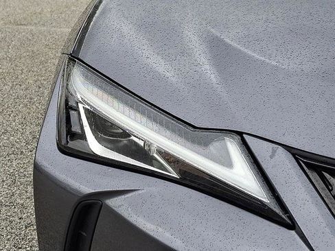 Used 2019 Lexus UX 250h w/ Premium Package AWD/4WD image 28