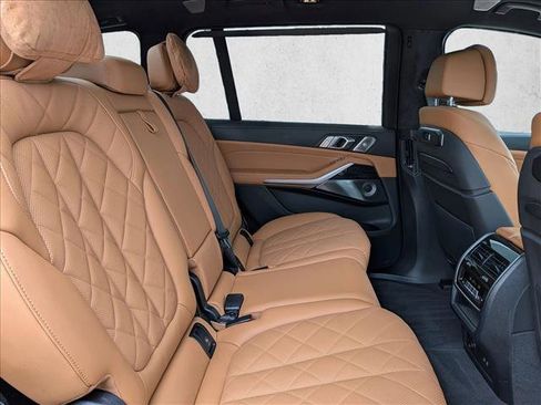 Used 2023 BMW X7 xDrive40i w/ Executive Package AWD/4WD image 22