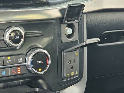 Used 2022 Ford F150 Lariat w/ Equipment Group 502A High image 22